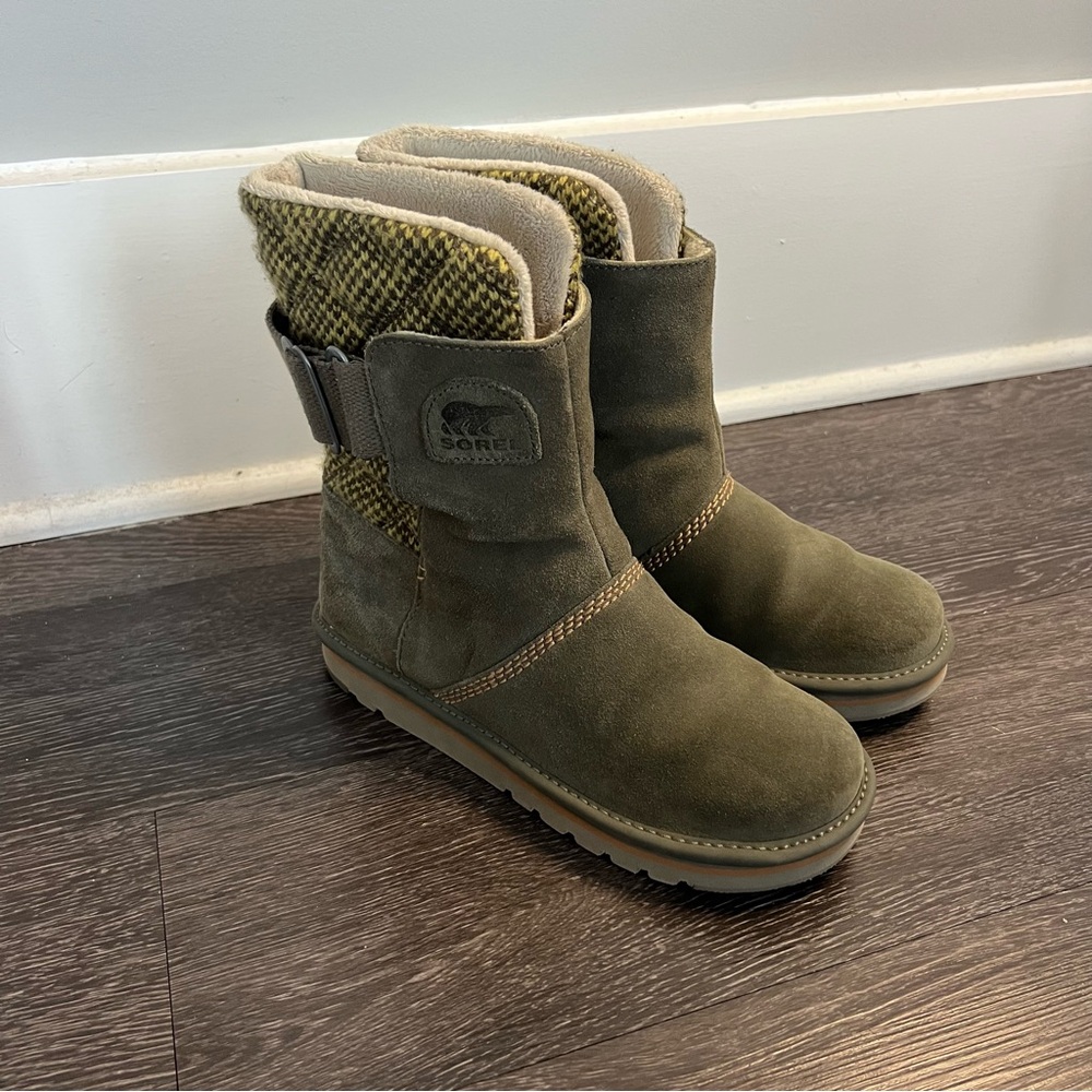 NWOT Sorel Campus Newbie Mid-High Boots - Picture 2 of 6